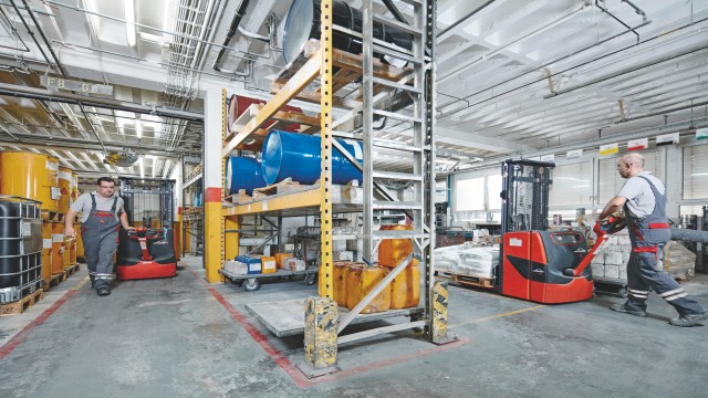 pallet_stacker-moving-construction-0622