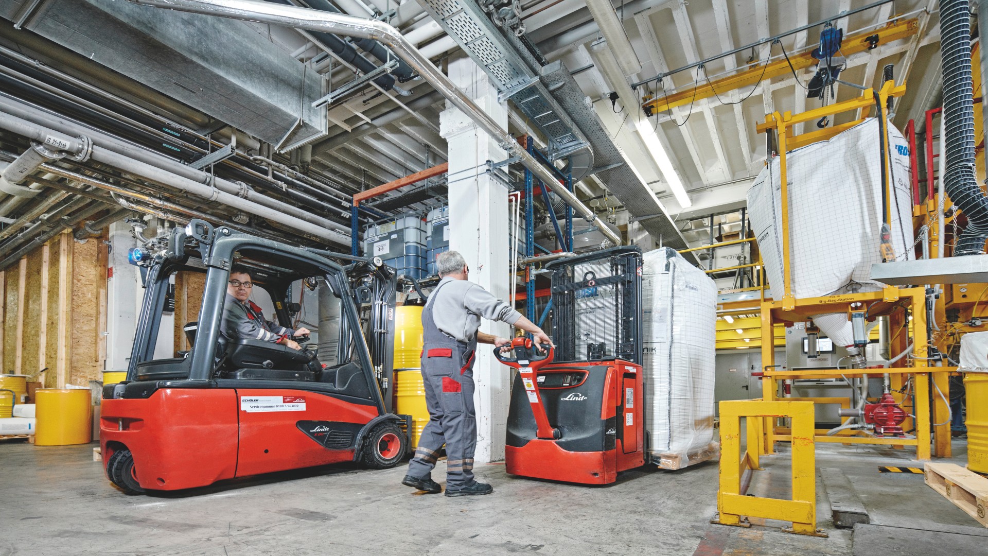 pallet_stacker-moving-construction-0646