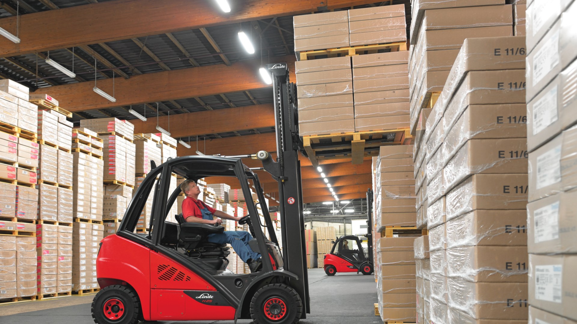 ic_truck-stacking-construction-3948_558